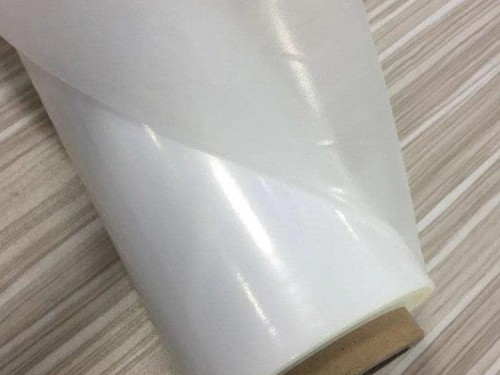 开云体育手机网页版免喷吸塑胶膜门板材料橱柜采用树脂饰面防潮防水热熔胶