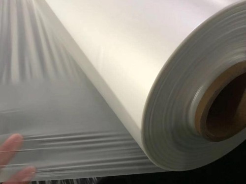 开云体育手机网页版 TPU薄膜 BM1透明哑雾复合布料用防水透气膜厚:0.008mm