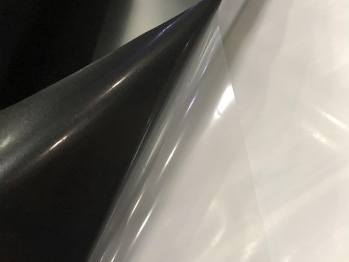 开云体育手机网页版TPU离型膜黑色薄膜复pet/OPP-贴合布料防水拉链-服装等厚0.03mm